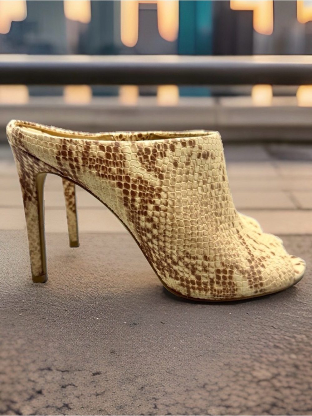 Ann Taylor Size 8 Snakeskin Print Mule Heels Beige Brown Open Toe 4”